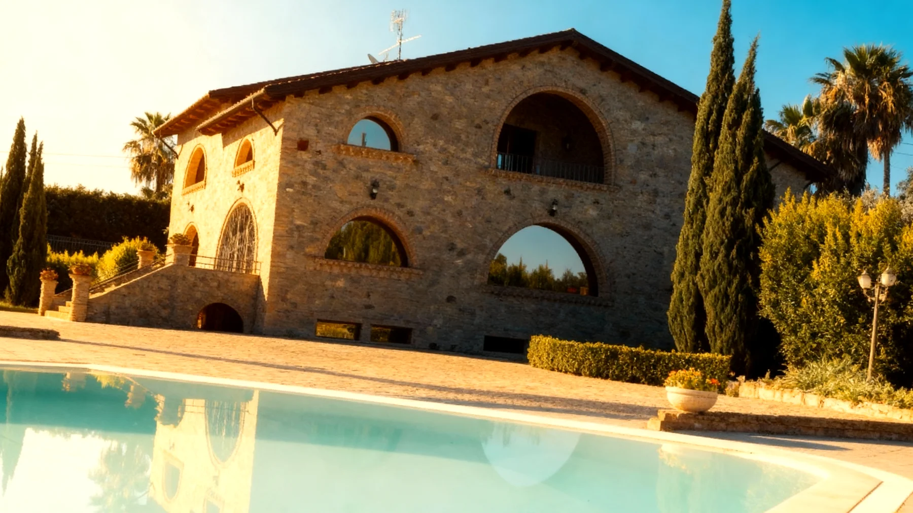 Un posto al sole 2025-12-28T08:39:12.119Z"